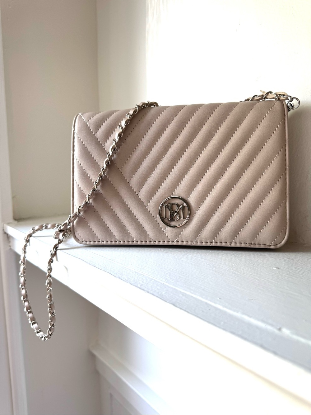 Badgley Mischka Quilted Chain Shoulder Bag in Blush Beige